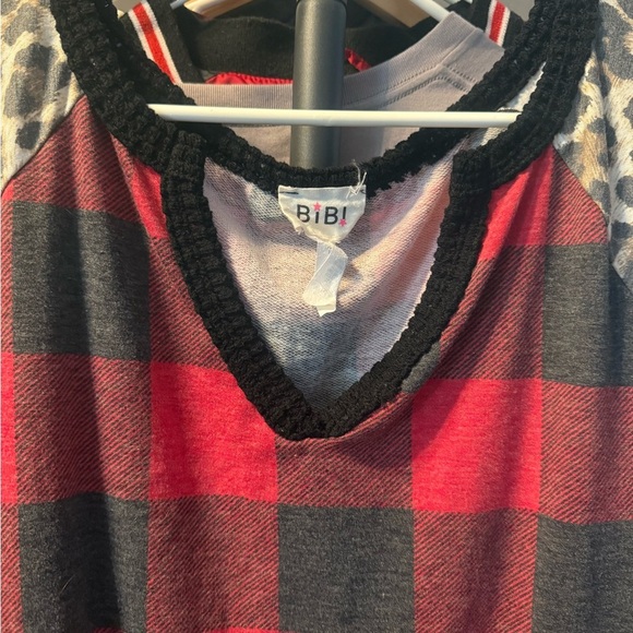 🐾 **BiBi Red Buffalo Plaid & Leopard Print Long Sleeve Top** 🐾 {Medium} - Picture 2 of 4